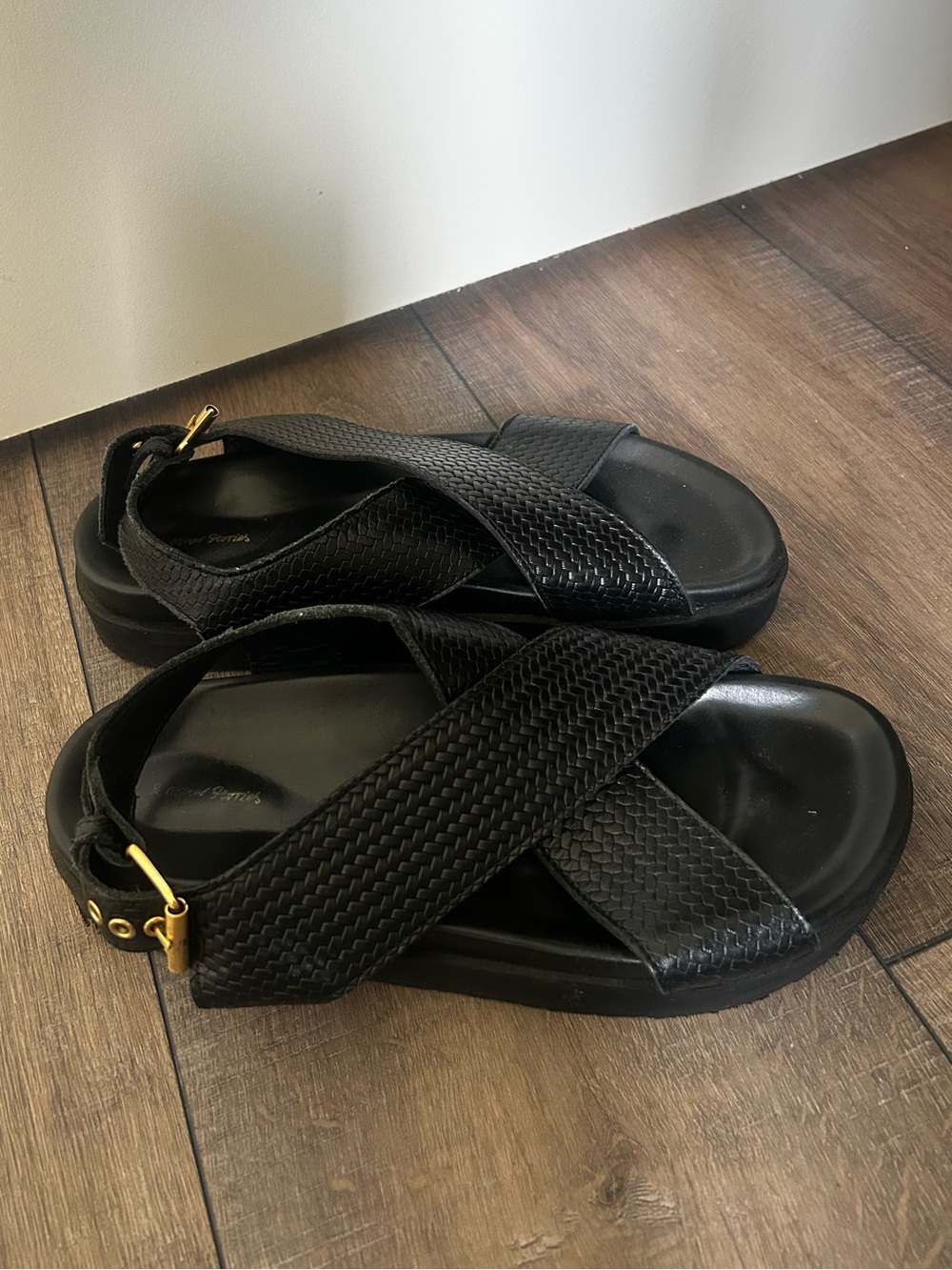 & Other Stories Black Woven Leather Cross-Strap Sandals - Picture 2 of 4